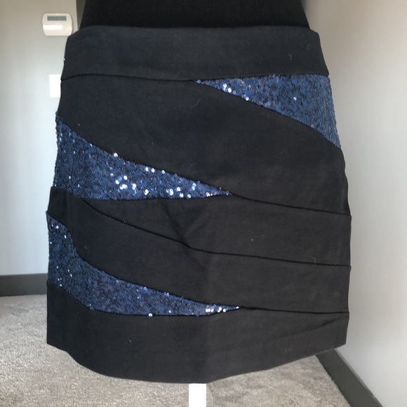 Express sequin mini skirt - Picture 4 of 5